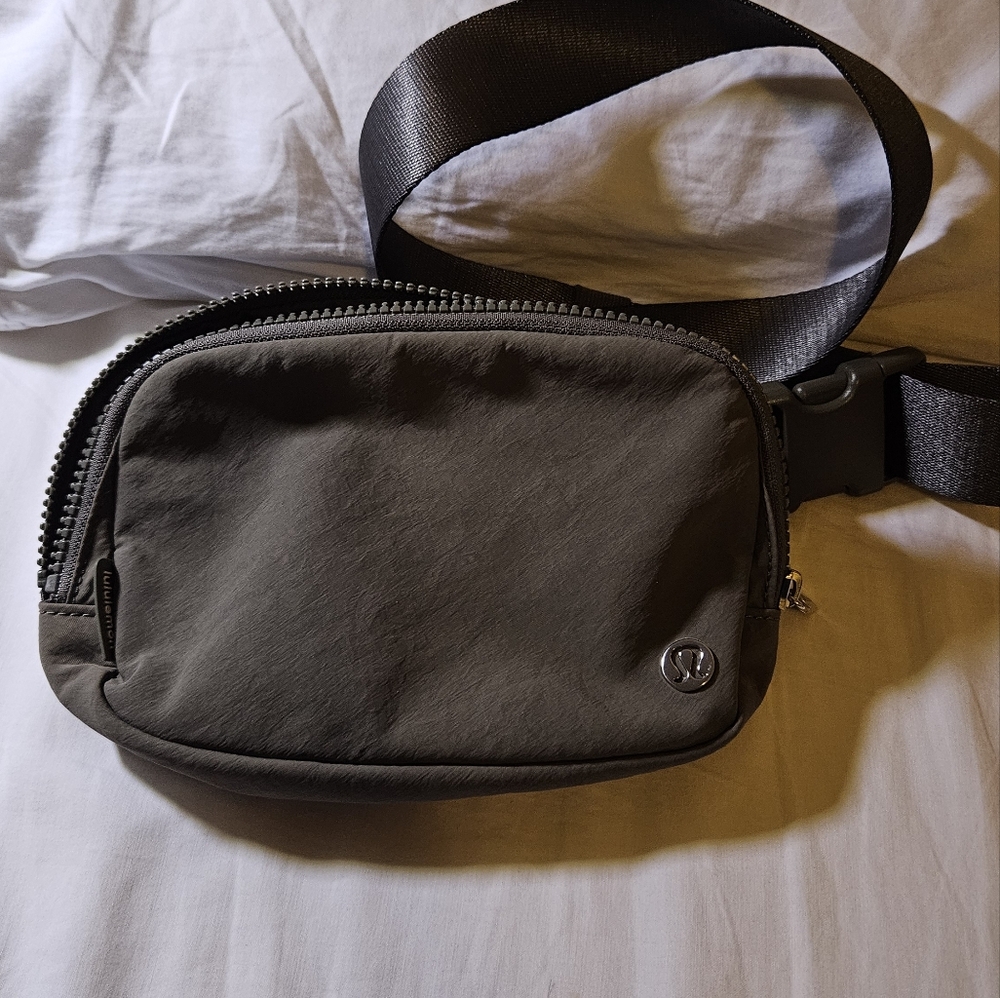 Lululemon belt bag
